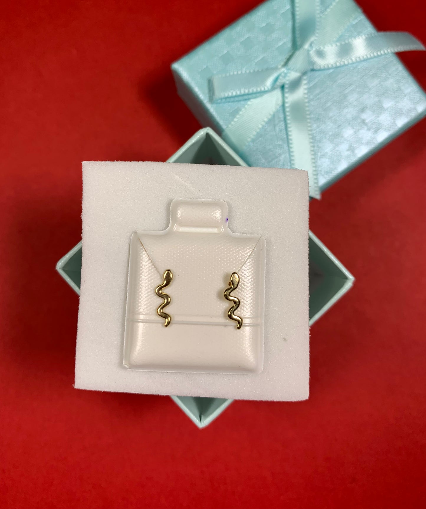 Arito de oro de 10KT en forma de serpiente