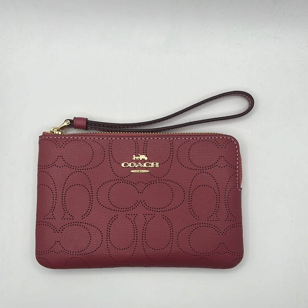 COACH side zip wristlet Rouge