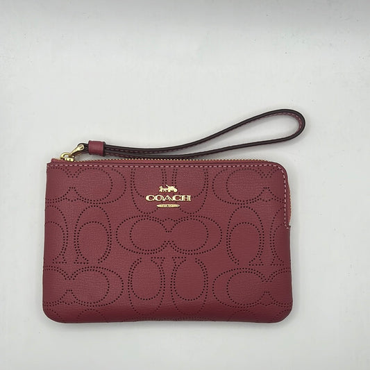 COACH side zip wristlet Rouge